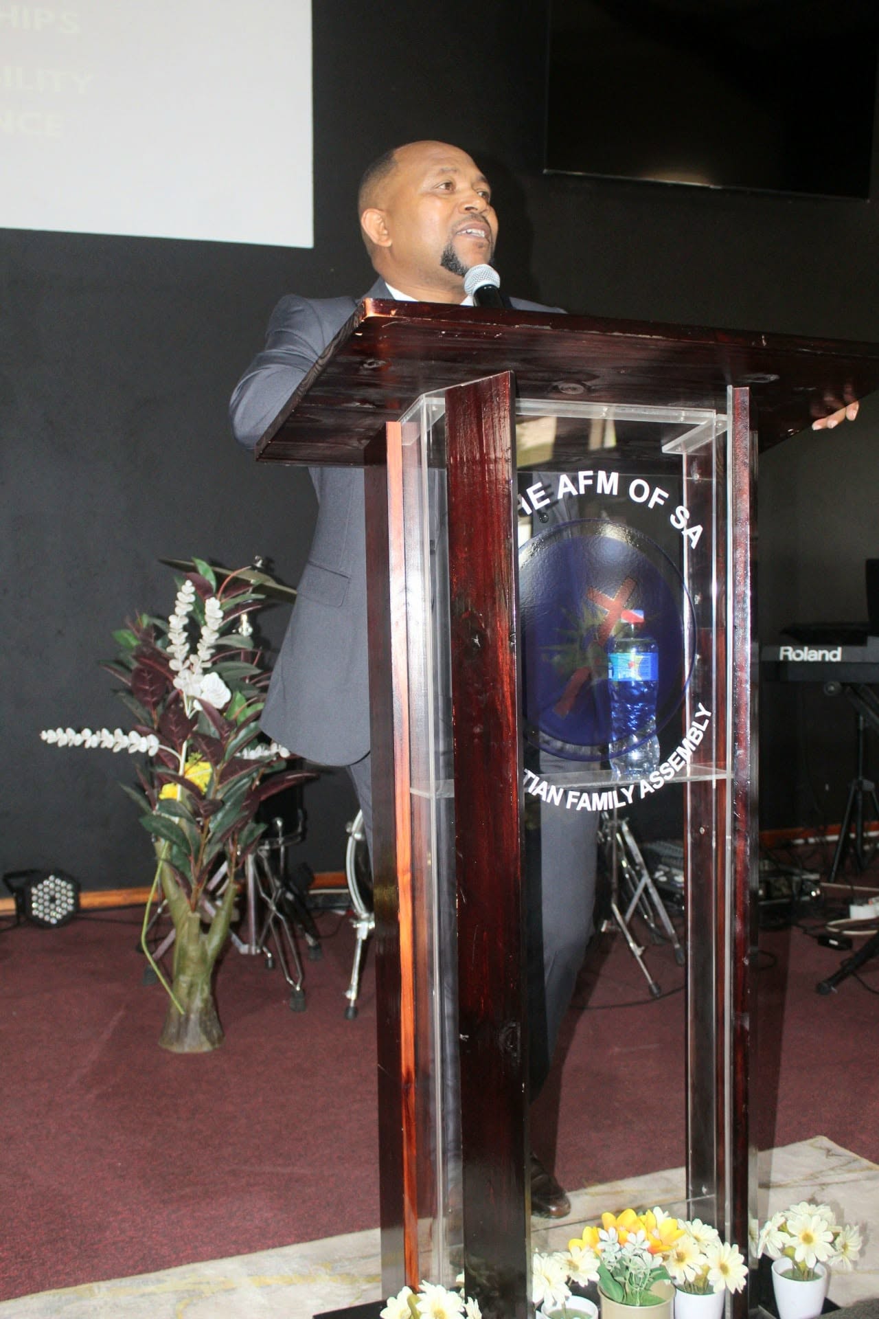 CHRISTIAN FAMILY ASSEMBLY — photograph 10
